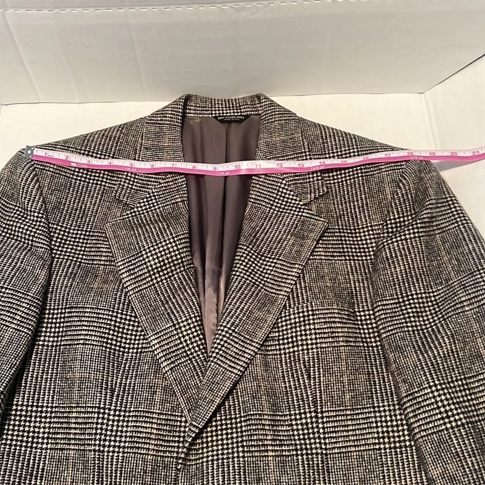 Fifth Avenue Collection Lord & Taylor men's blazer 100% Camel hair.
